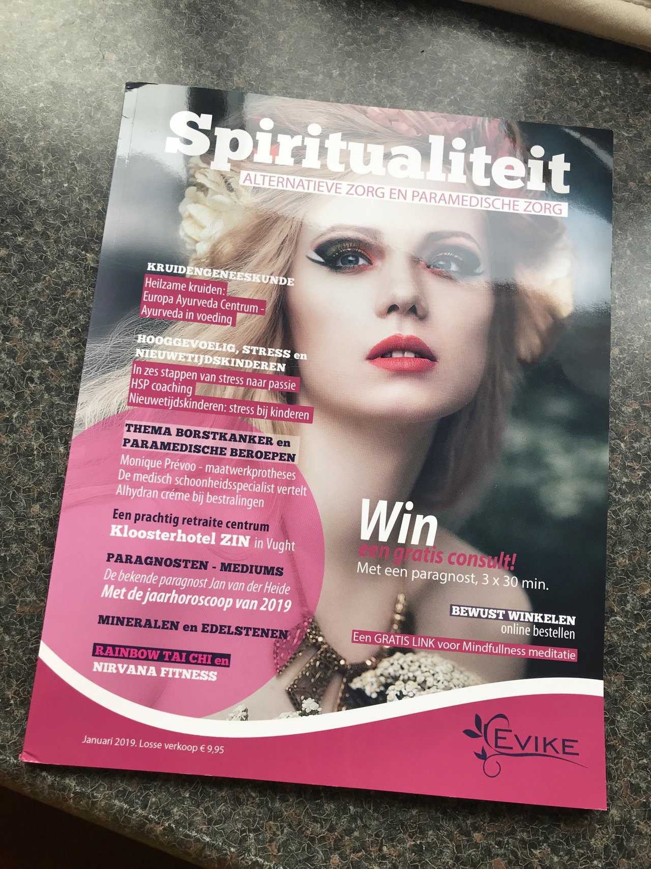 Aguia's Centre in eerste editie van Magazine Spiritueel